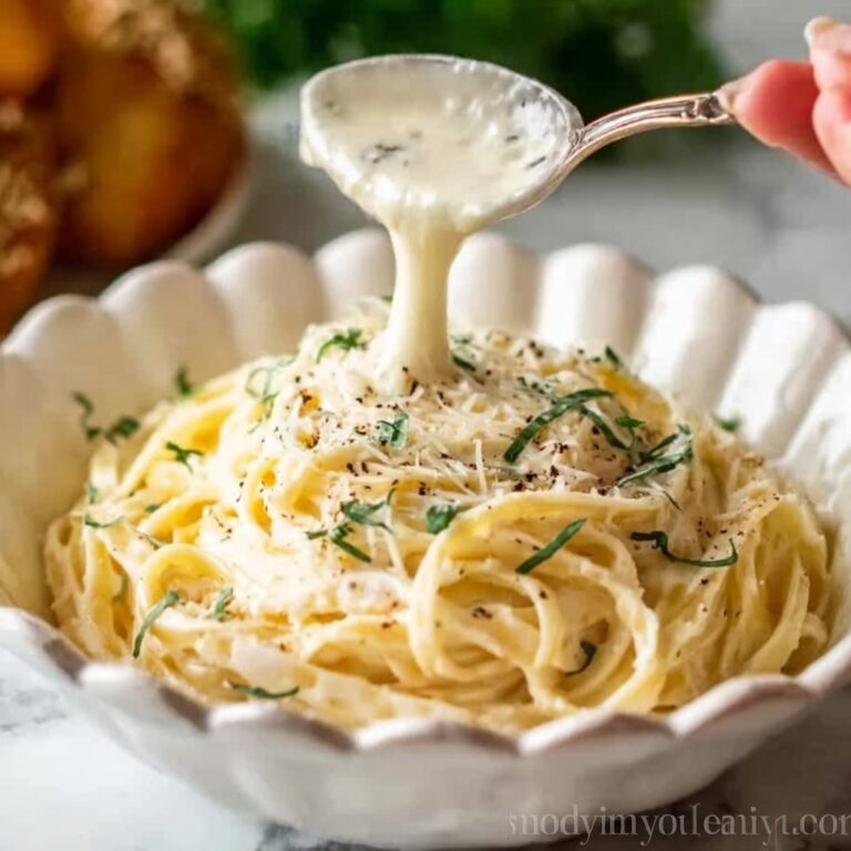 Rich and Creamy Homemade Alfredo Sauce Recipe